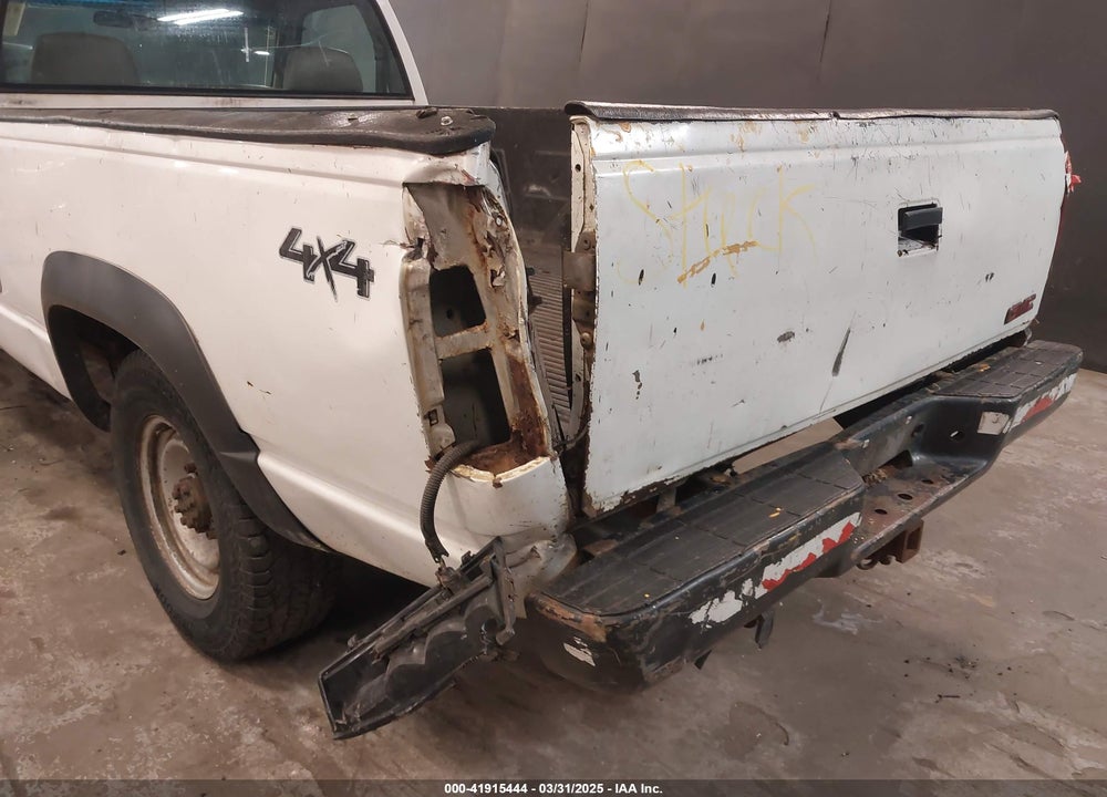 2000 GMC SIERRA 2500 CLASSIC SL VIN: 1GTGK24F4YF496979