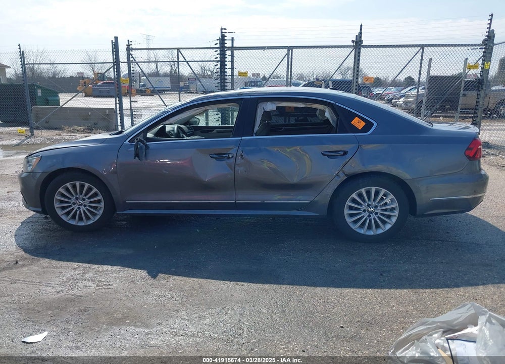 2017 VOLKSWAGEN PASSAT VIN: 1VWBT7A36HC039748
