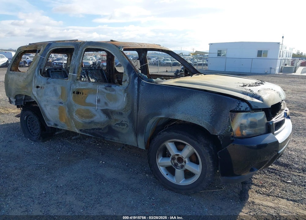 2008 CHEVROLET TAHOE LT VIN: 1GNFC13048R161372