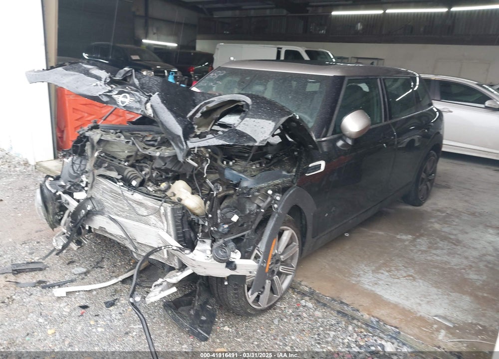 2023 MINI CLUBMAN VIN: WMWXJ1C04P2T14811