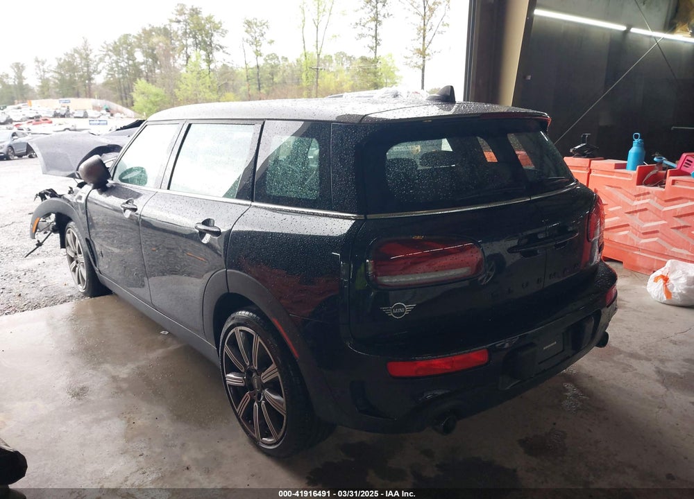 2023 MINI CLUBMAN VIN: WMWXJ1C04P2T14811