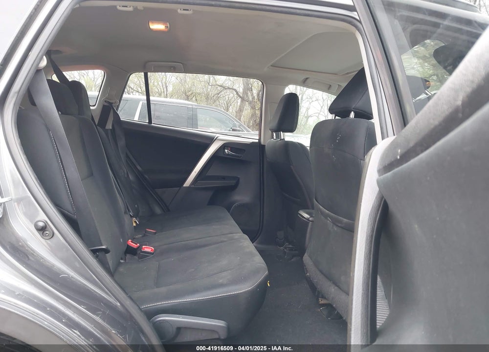 2015 TOYOTA RAV4 VIN: 2T3RFREV1FW386656