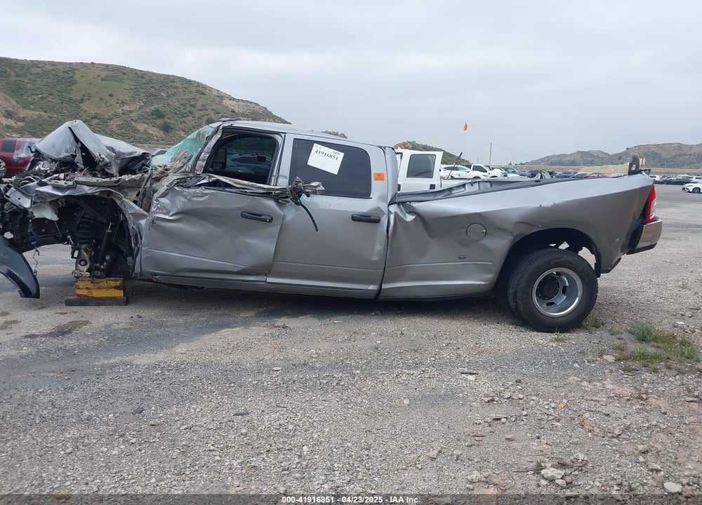 2024 RAM 3500 TRADESMAN  4X4 8' BOX VIN: 3C63RRGL7RG321265