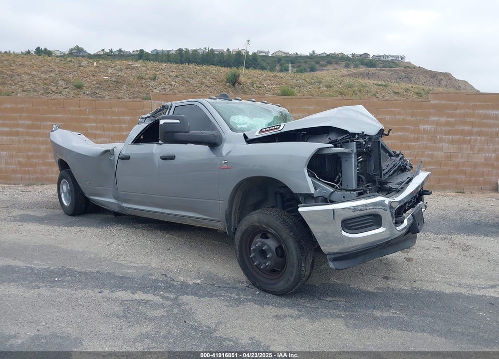 2024 RAM 3500 TRADESMAN  4X4 8' BOX VIN: 3C63RRGL7RG321265