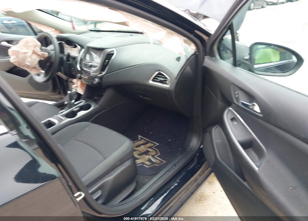2017 CHEVROLET CRUZE VIN: 3G1BE6SM1HS582667