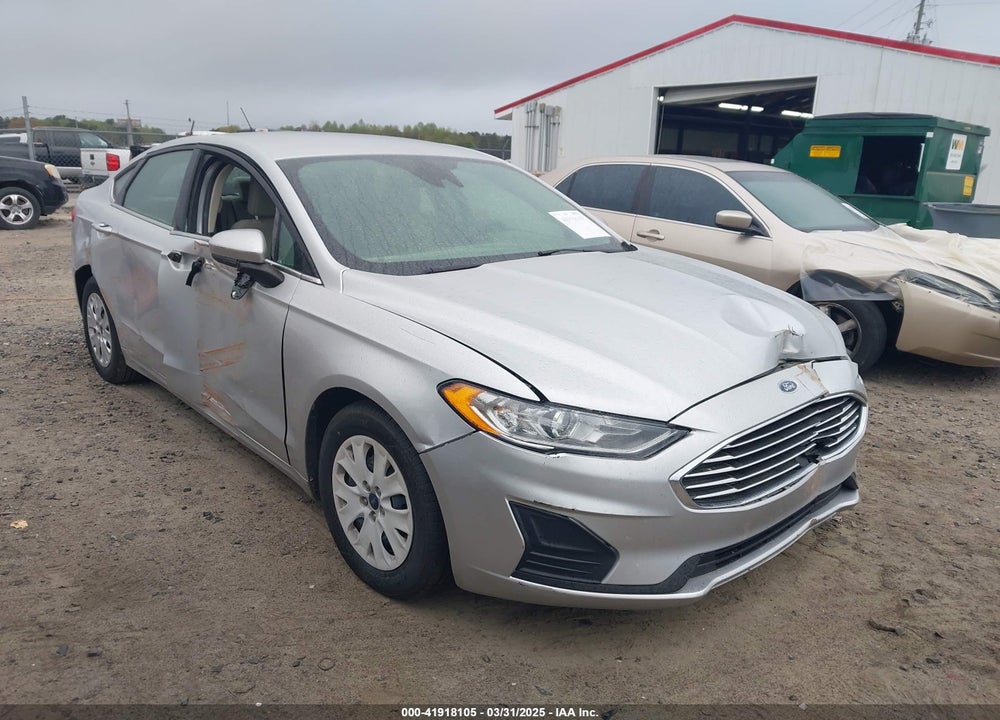 2019 FORD FUSION S VIN: 3FA6P0G71KR126921