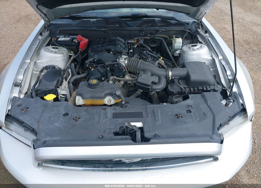2014 FORD MUSTANG V6 VIN: 1ZVBP8AM0E5215177
