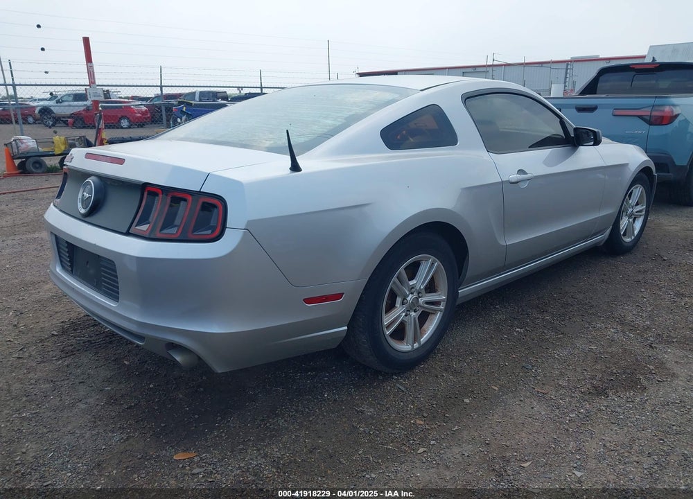 2014 FORD MUSTANG V6 VIN: 1ZVBP8AM0E5215177