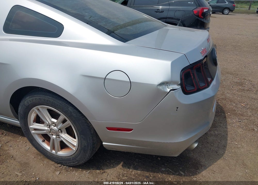 2014 FORD MUSTANG V6 VIN: 1ZVBP8AM0E5215177