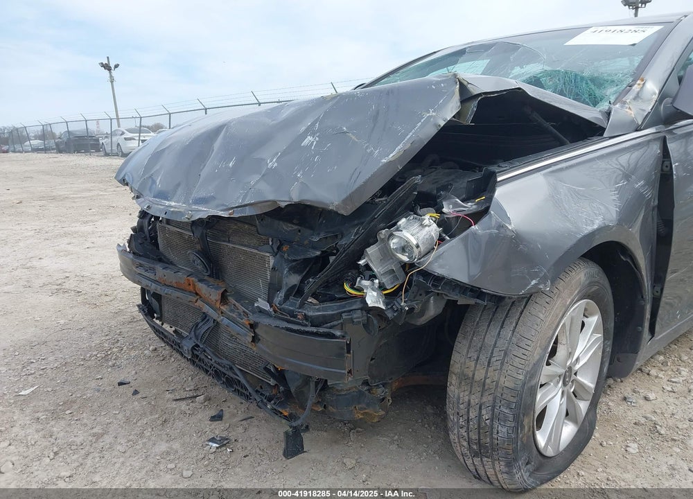 2011 HYUNDAI SONATA VIN: 5NPEB4AC1BH031277