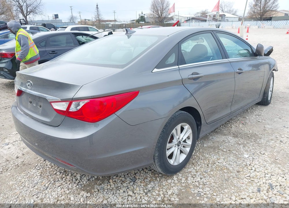 2011 HYUNDAI SONATA VIN: 5NPEB4AC1BH031277