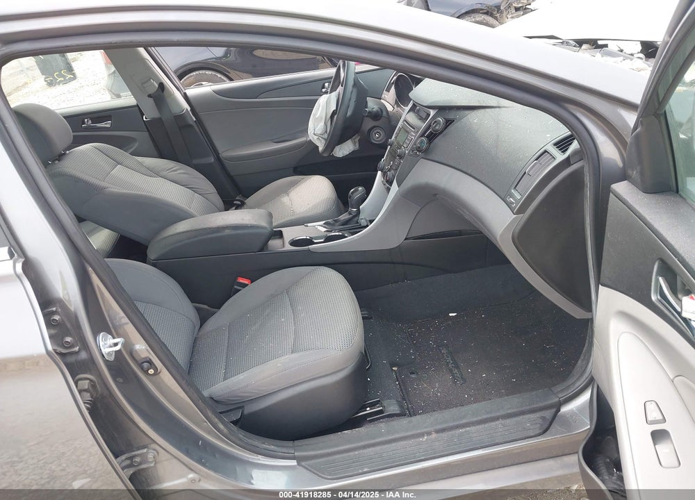 2011 HYUNDAI SONATA VIN: 5NPEB4AC1BH031277