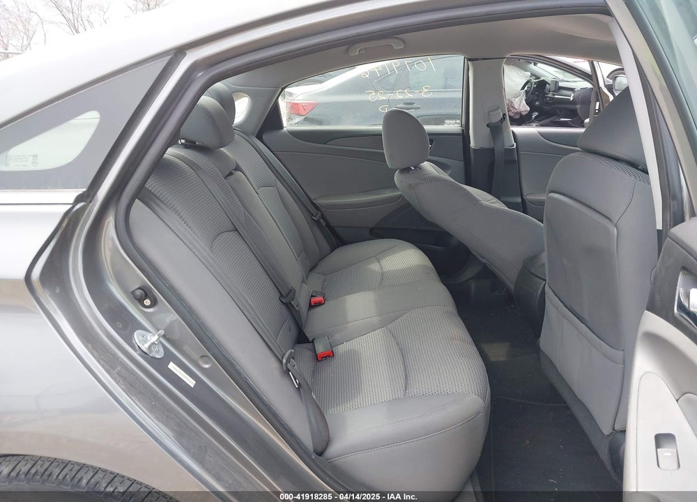 2011 HYUNDAI SONATA VIN: 5NPEB4AC1BH031277