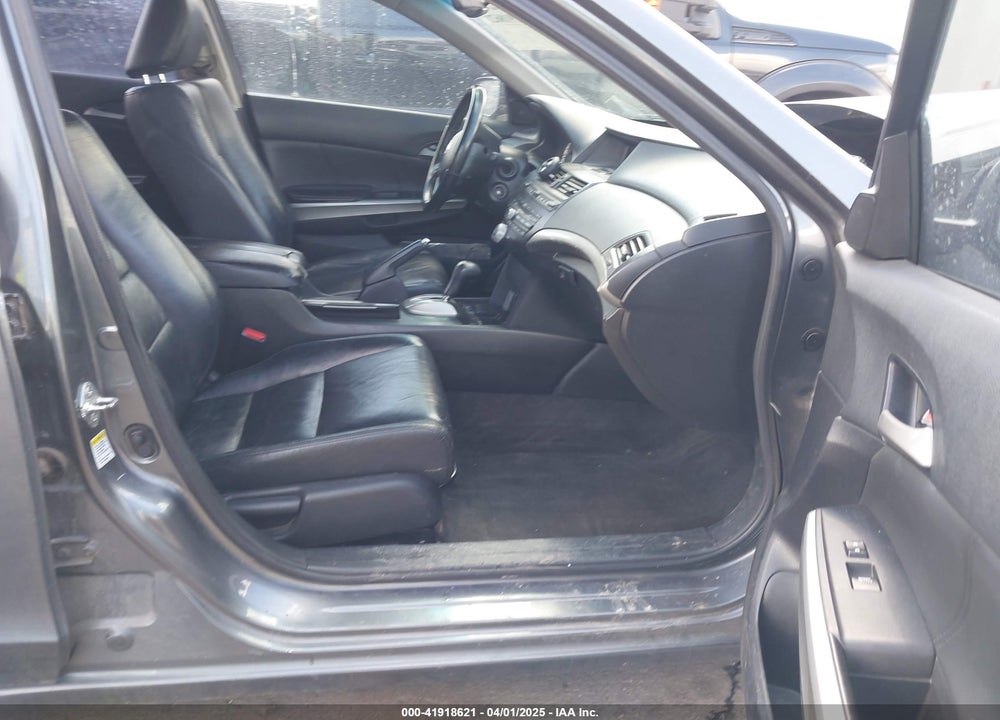 2009 HONDA ACCORD VIN: 1HGCP26829A052031