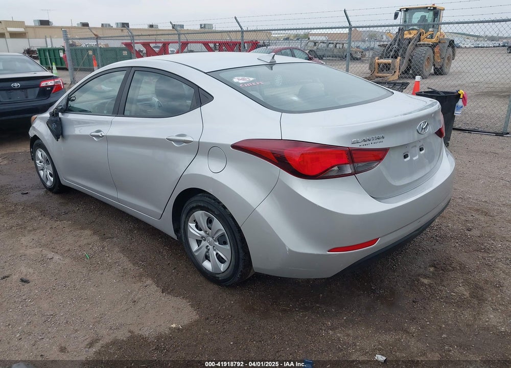 2016 HYUNDAI ELANTRA SE VIN: 5NPDH4AE0GH680569