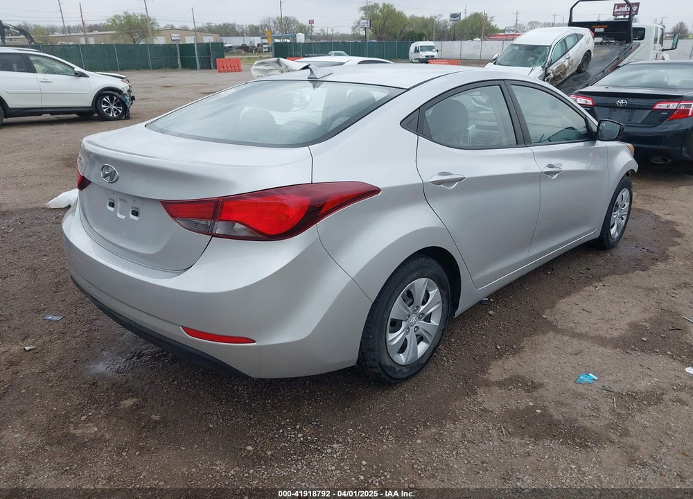 2016 HYUNDAI ELANTRA SE VIN: 5NPDH4AE0GH680569