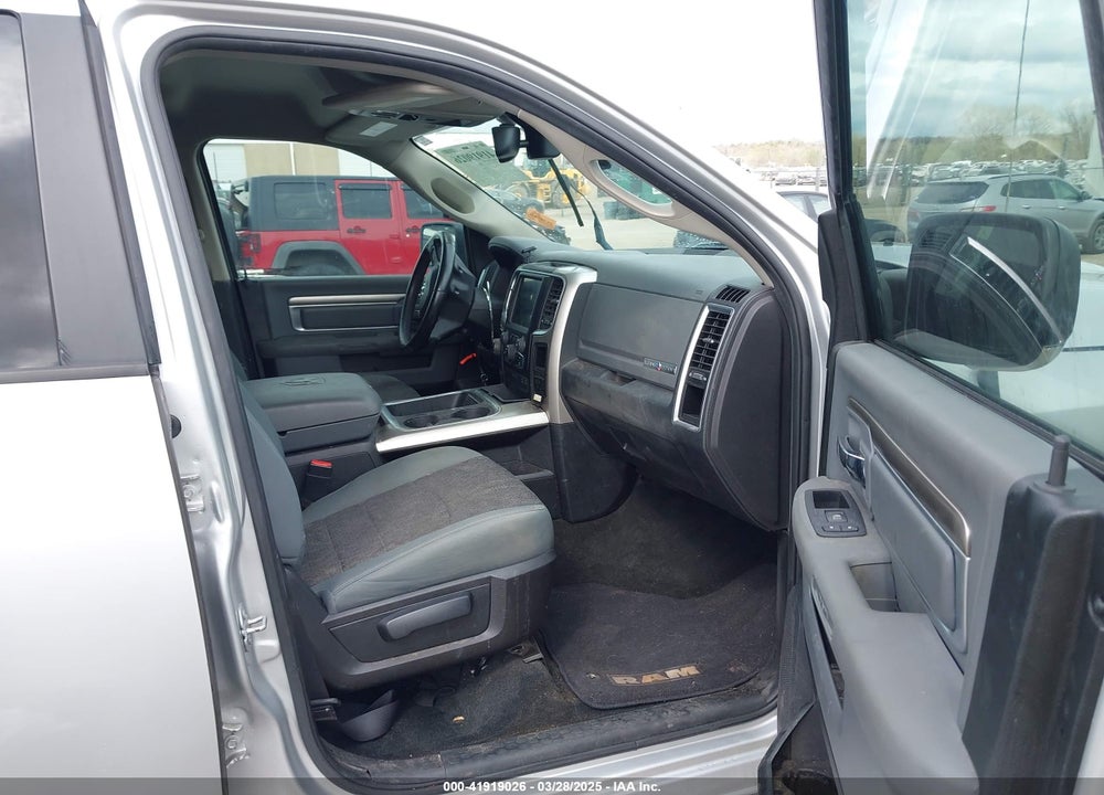 2016 RAM 1500 VIN: 1C6RR6LM6GS389585