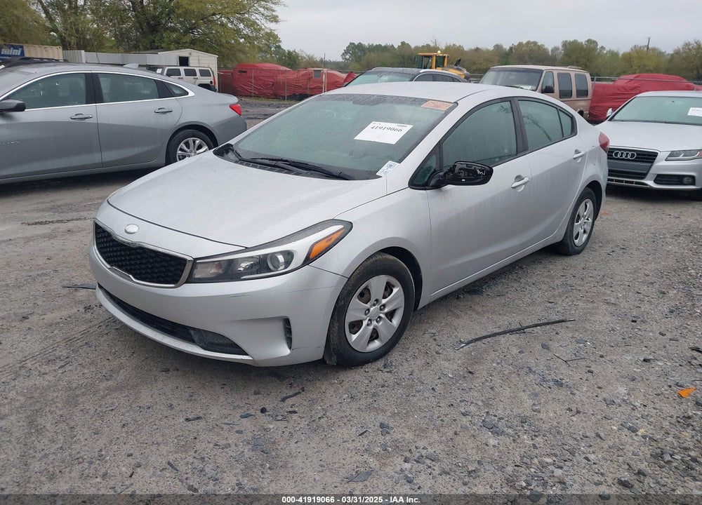 2018 KIA FORTE LX VIN: 3KPFK4A79JE221130
