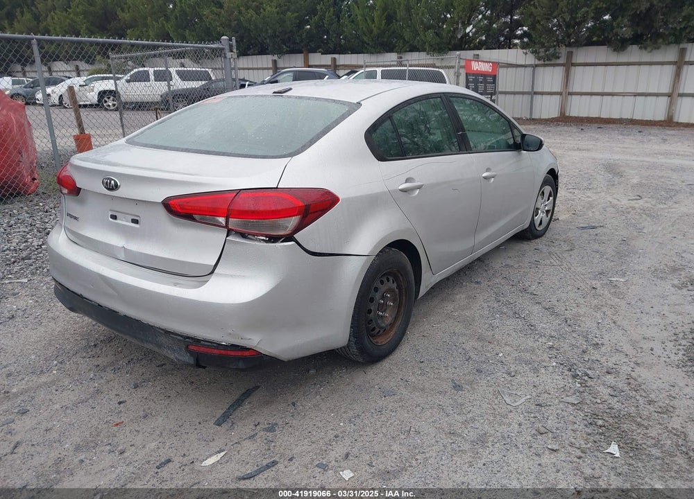 2018 KIA FORTE LX VIN: 3KPFK4A79JE221130