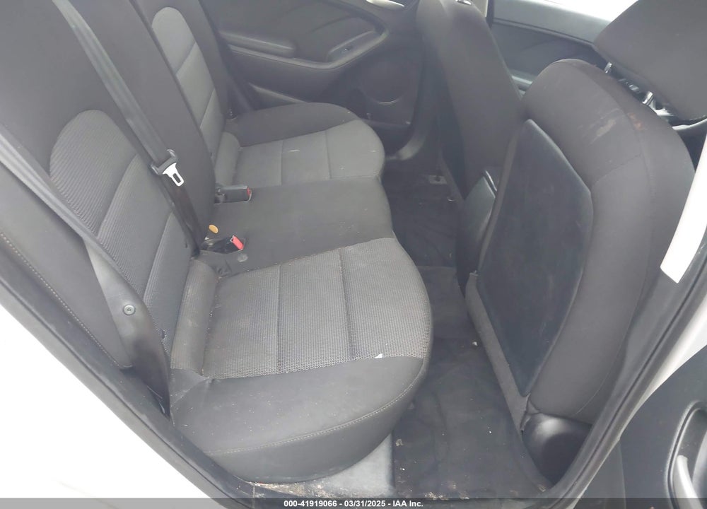 2018 KIA FORTE LX VIN: 3KPFK4A79JE221130