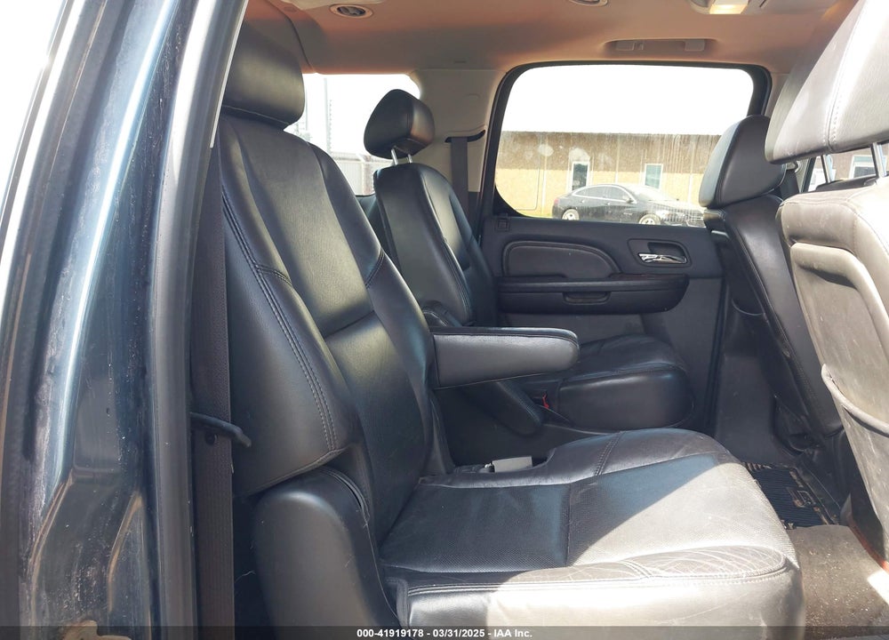 2008 CADILLAC ESCALADE ESV VIN: 1GYFK66898R261388