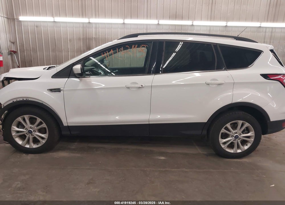 2018 FORD ESCAPE SE VIN: 1FMCU9GD2JUB17518