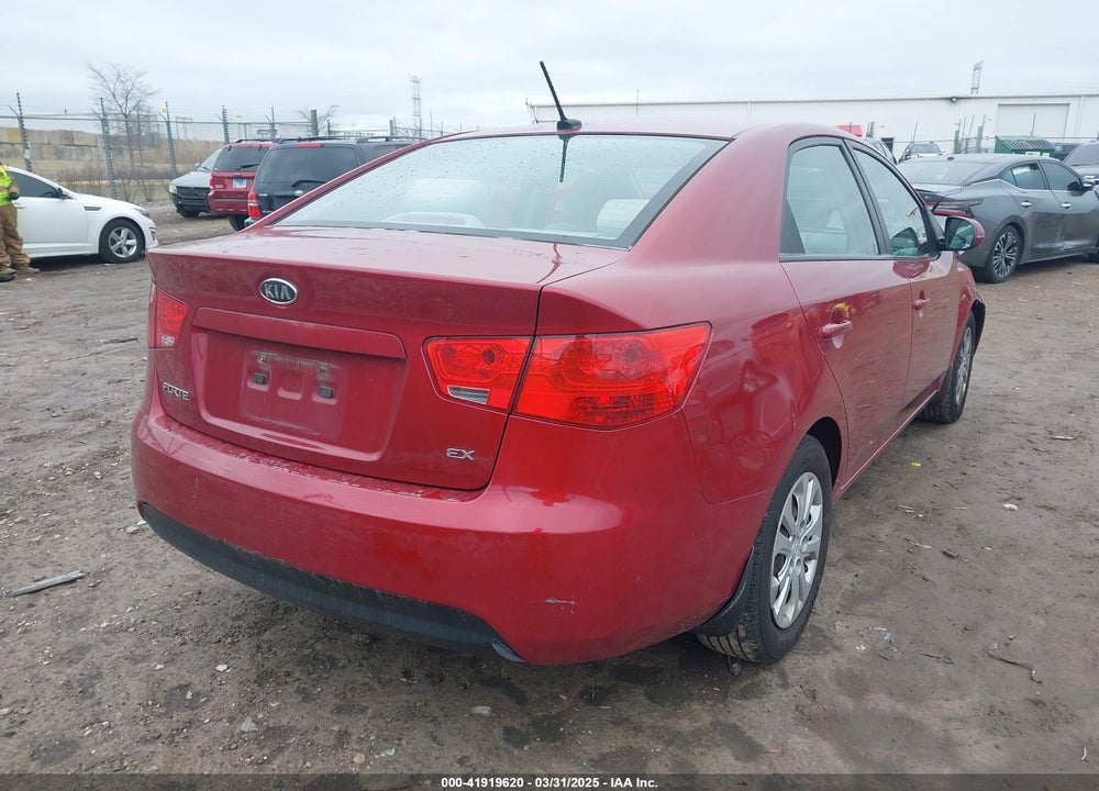 2011 KIA FORTE VIN: KNAFU4A24B5458813