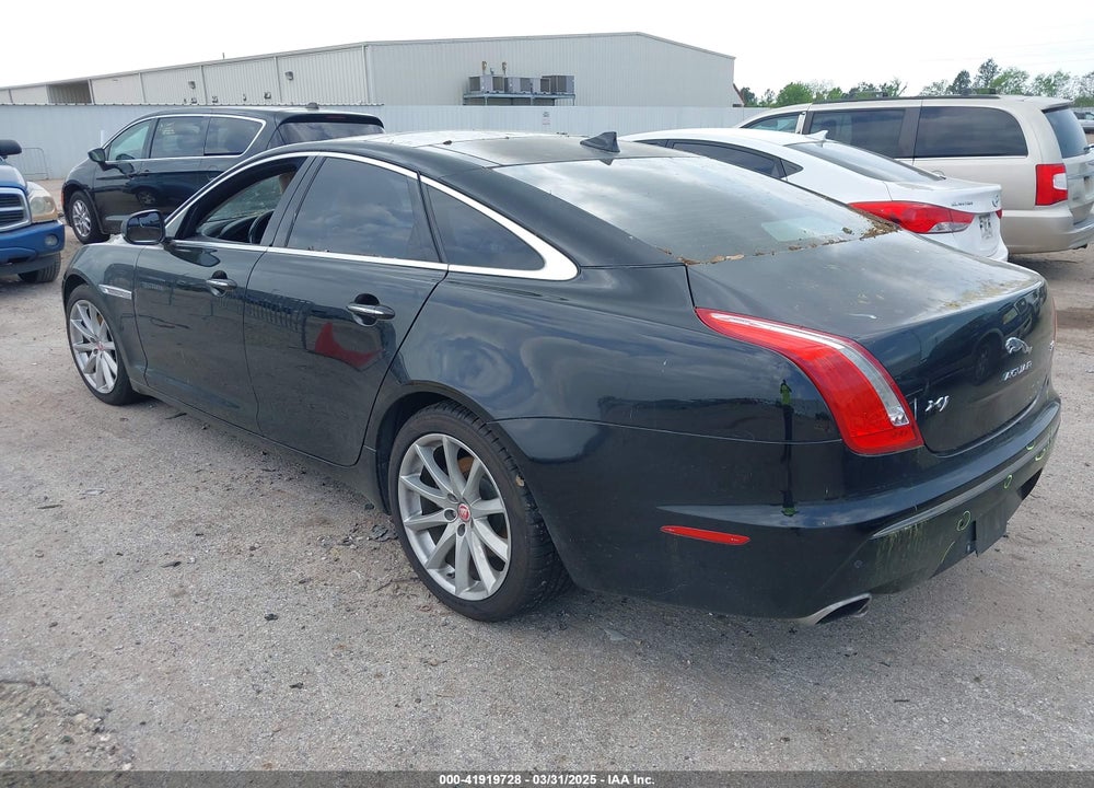 2014 JAGUAR XJ VIN: SAJWA1CZ9E8V60522
