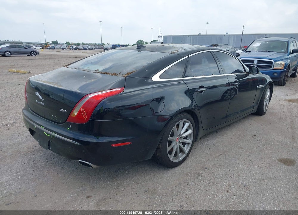 2014 JAGUAR XJ VIN: SAJWA1CZ9E8V60522