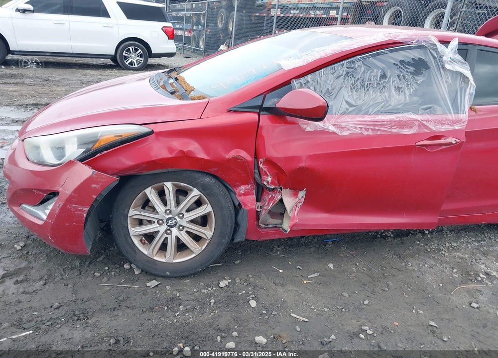 2015 HYUNDAI ELANTRA VIN: KMHDH4AE2FU377597