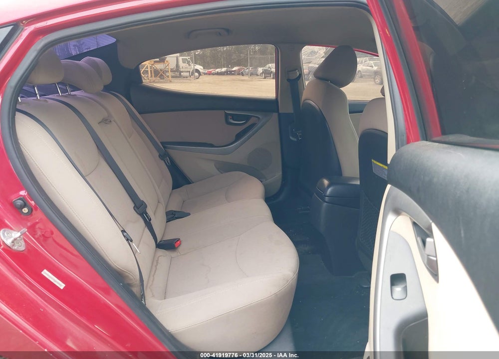 2015 HYUNDAI ELANTRA VIN: KMHDH4AE2FU377597