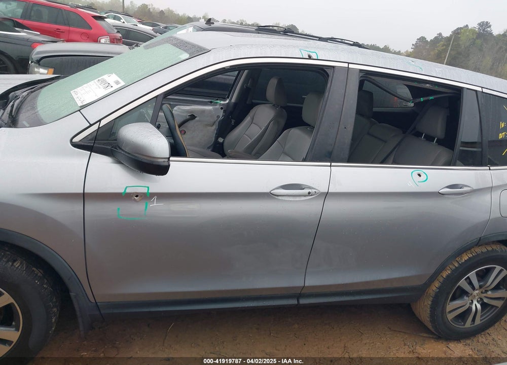 2018 HONDA PILOT VIN: 5FNYF5H50JB022680