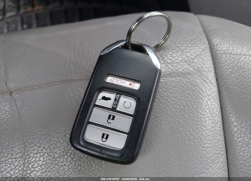 2018 HONDA PILOT VIN: 5FNYF5H50JB022680