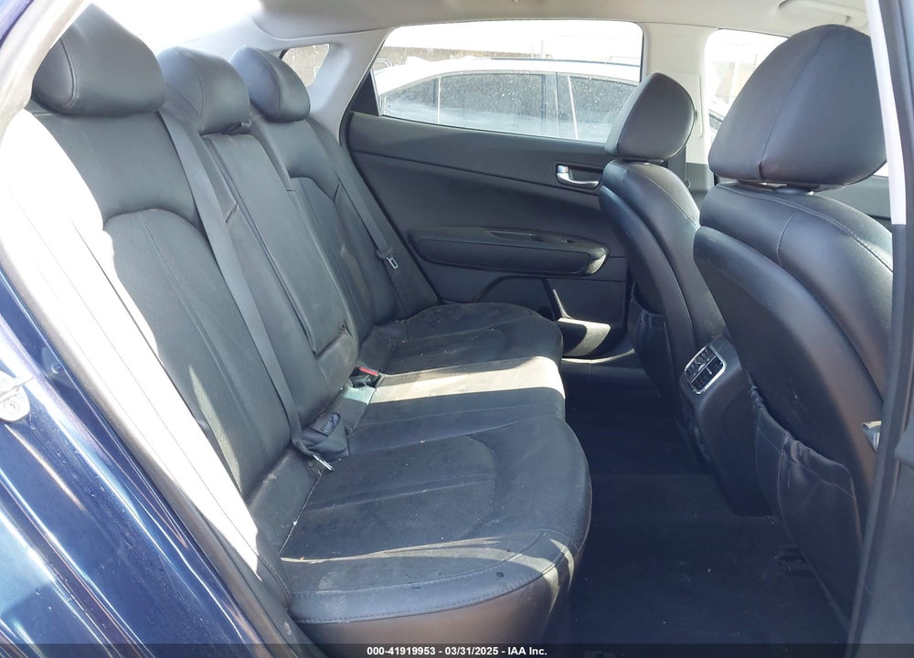 2017 KIA OPTIMA VIN: 5XXGU4L30HG170305