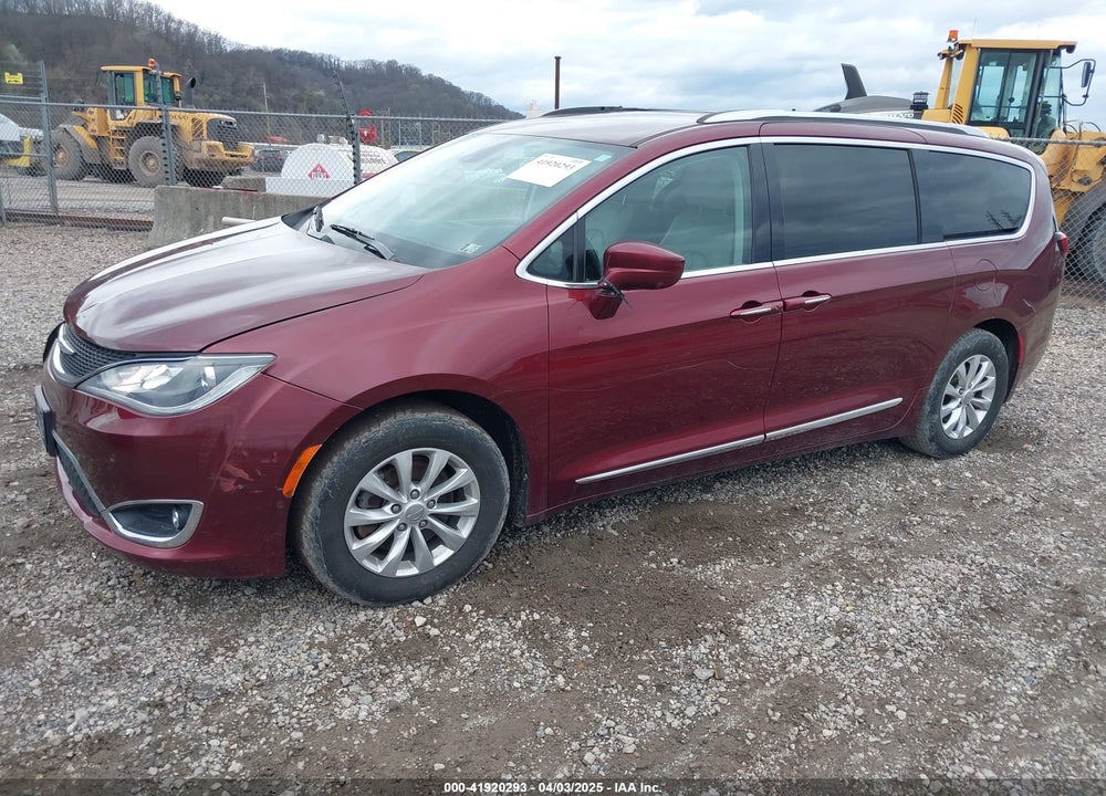 2018 CHRYSLER PACIFICA TOURING L VIN: 2C4RC1BG0JR111685