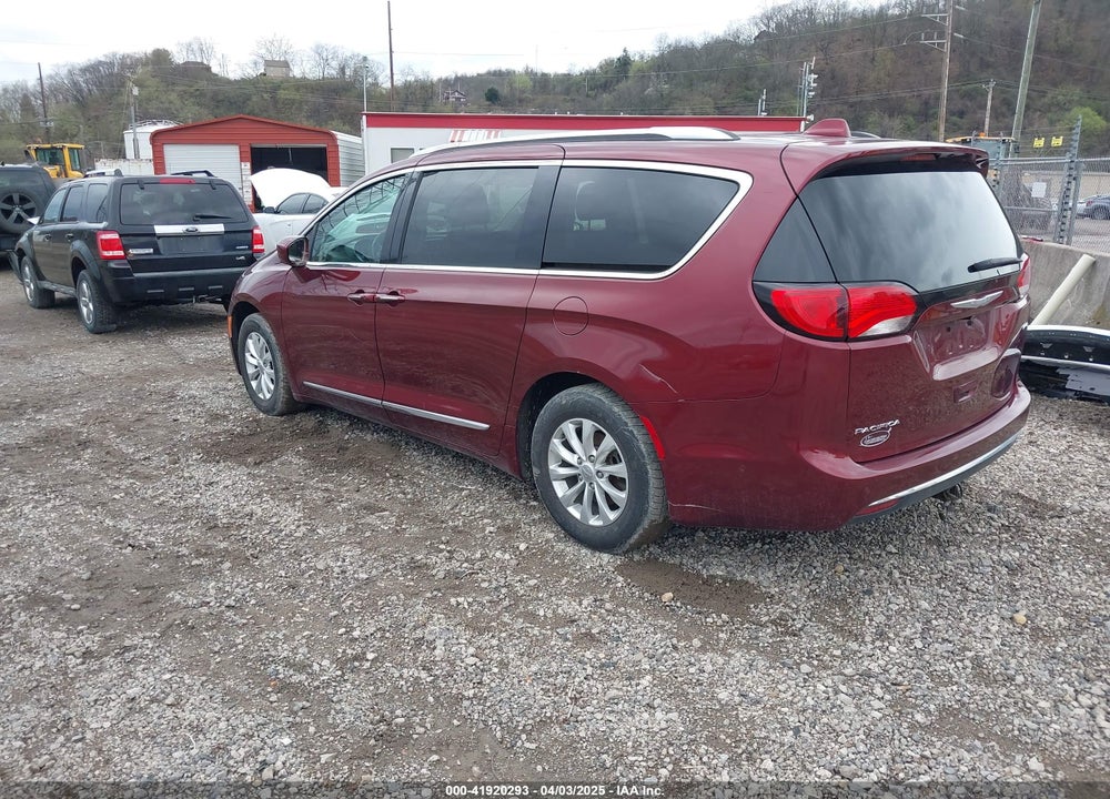 2018 CHRYSLER PACIFICA TOURING L VIN: 2C4RC1BG0JR111685
