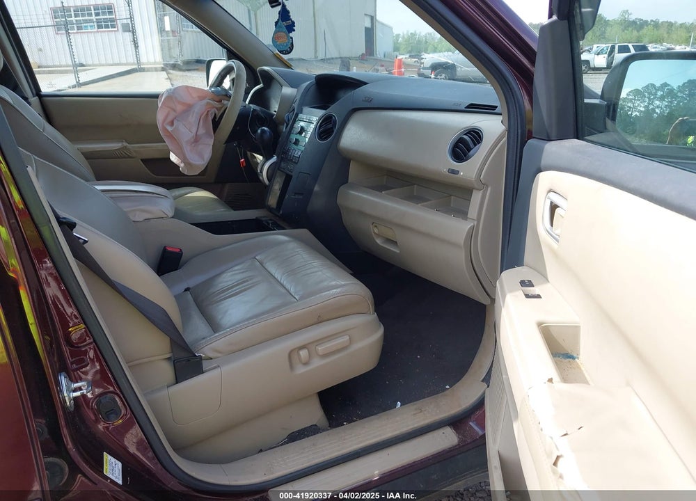 2011 HONDA PILOT VIN: 5FNYF4H58BB087840