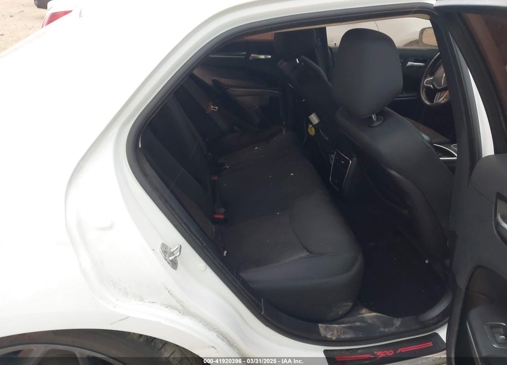 2019 CHRYSLER 300 VIN: 2C3CCAAG3KH746211
