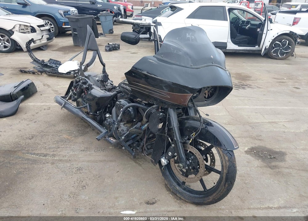 2011 HARLEY-DAVIDSON FLTRU VIN: 1HD1KGM18BB660061