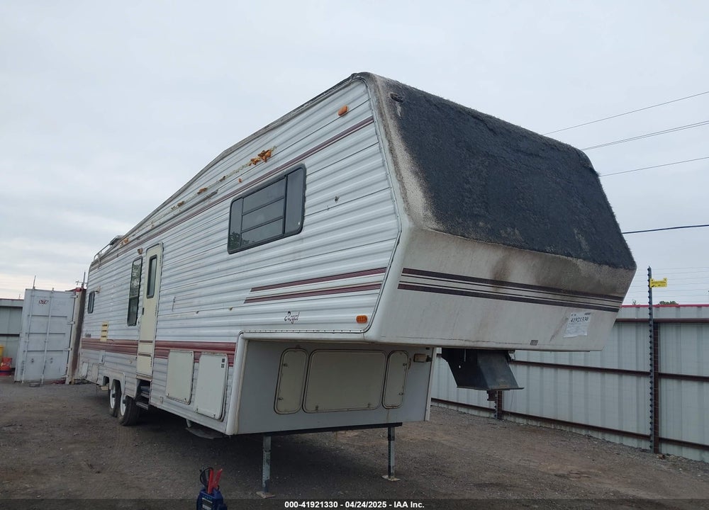 1997 COACHMEN R ROYAL VIN: 1TC3B2633V1302490