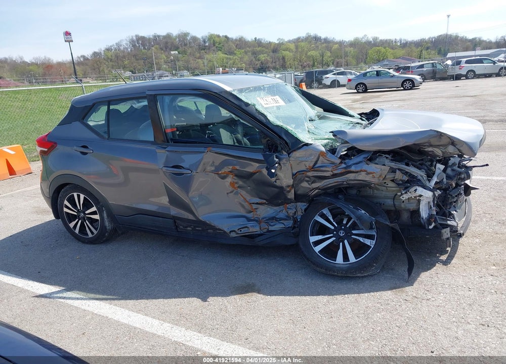 2018 NISSAN KICKS SV VIN: 3N1CP5CUXJL541486