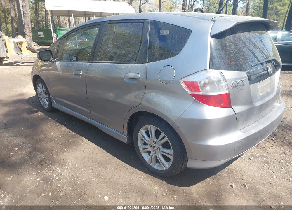 2010 HONDA FIT VIN: JHMGE8H41AC002201