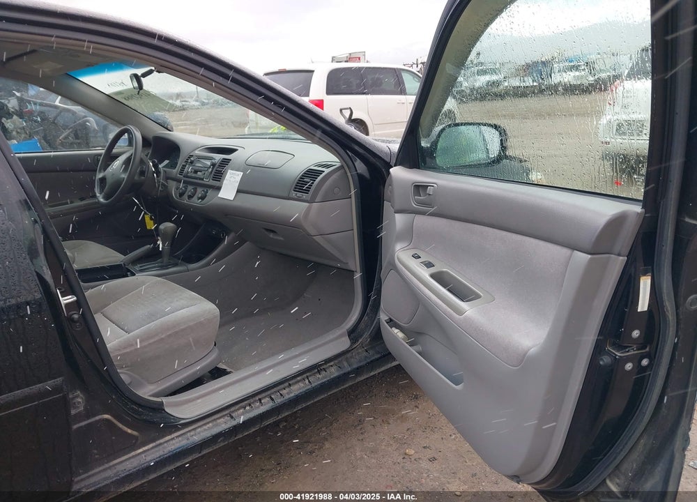 2002 TOYOTA CAMRY VIN: 4T1BE32K82U042594