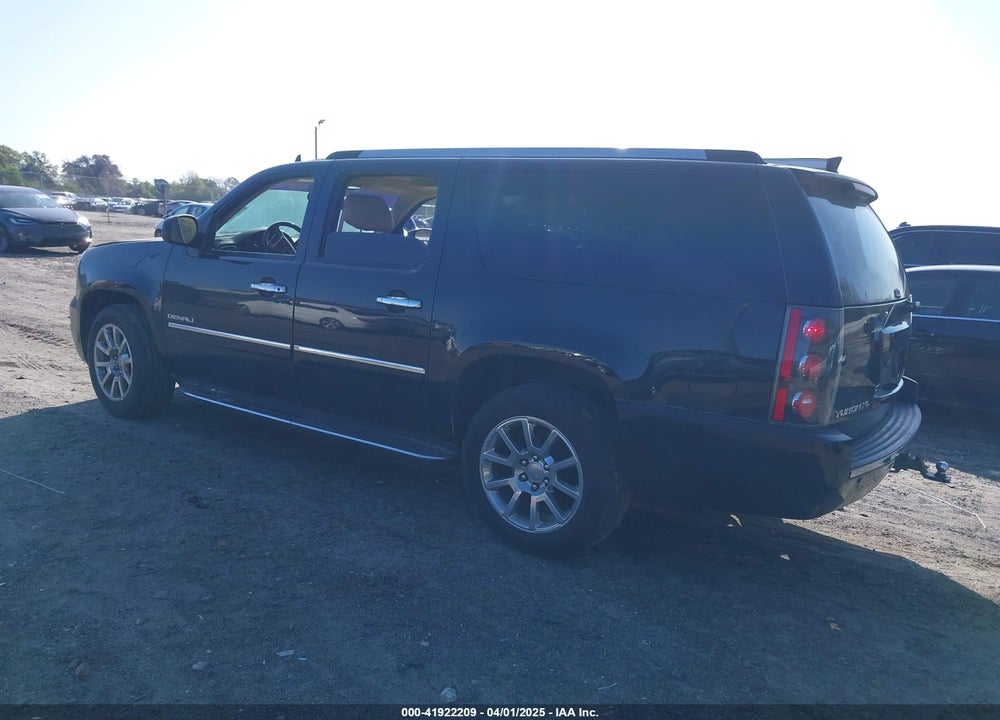 2014 GMC YUKON XL 1500 DENALI VIN: 1GKS1MEF4ER175918