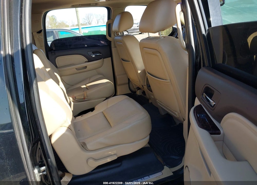 2014 GMC YUKON XL 1500 DENALI VIN: 1GKS1MEF4ER175918
