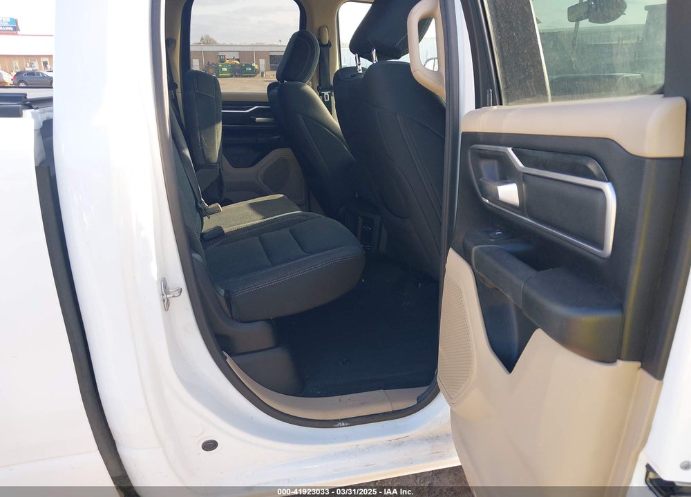 2019 RAM 1500 BIG HORN/LONE STAR 4X4 6'4 BOX VIN: 1C6SRFBT0KN822397