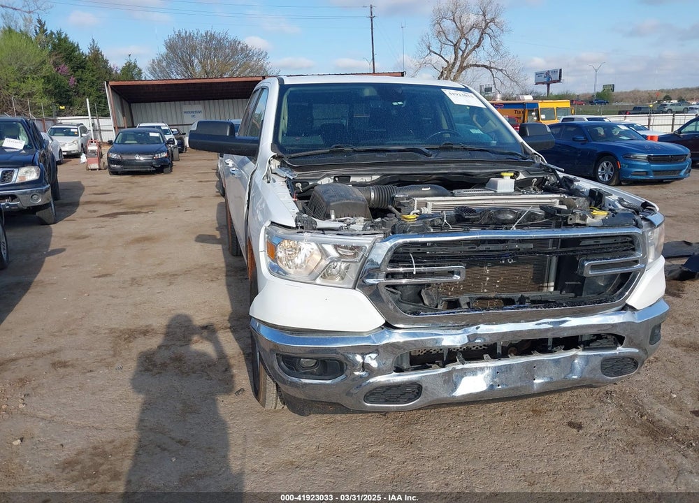 2019 RAM 1500 BIG HORN/LONE STAR 4X4 6'4 BOX VIN: 1C6SRFBT0KN822397