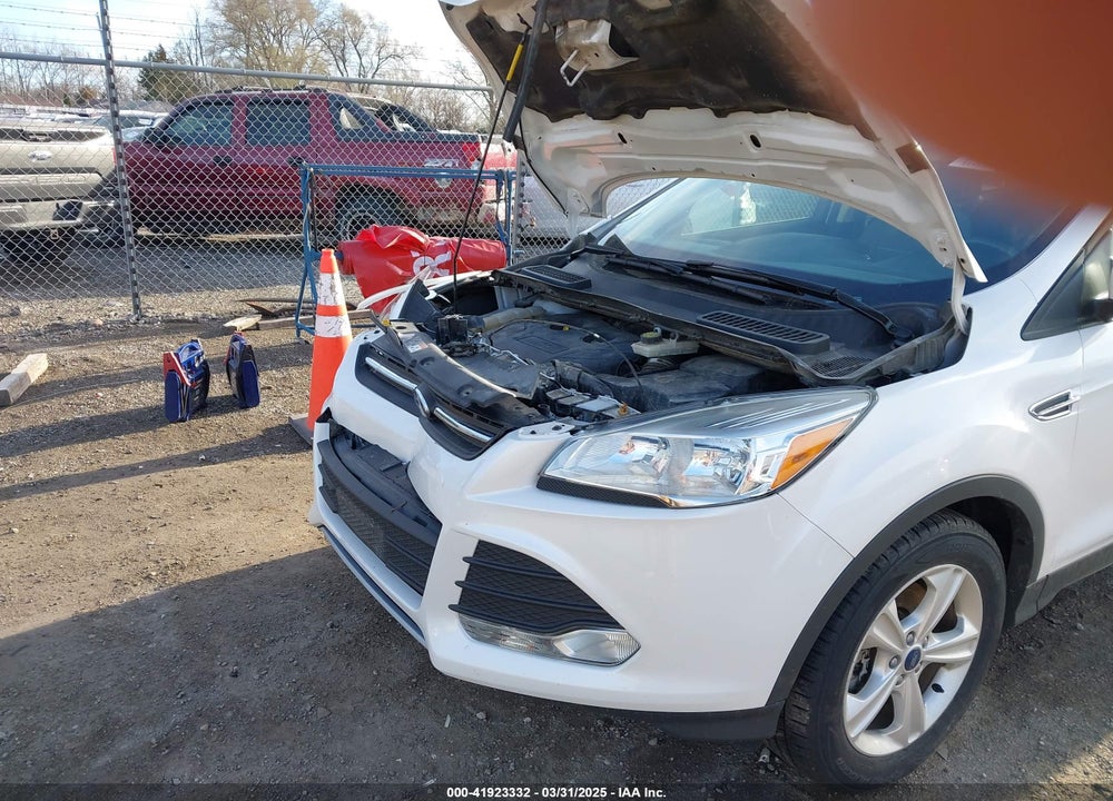 2015 FORD ESCAPE VIN: 1FMCU9G9XFUC57304