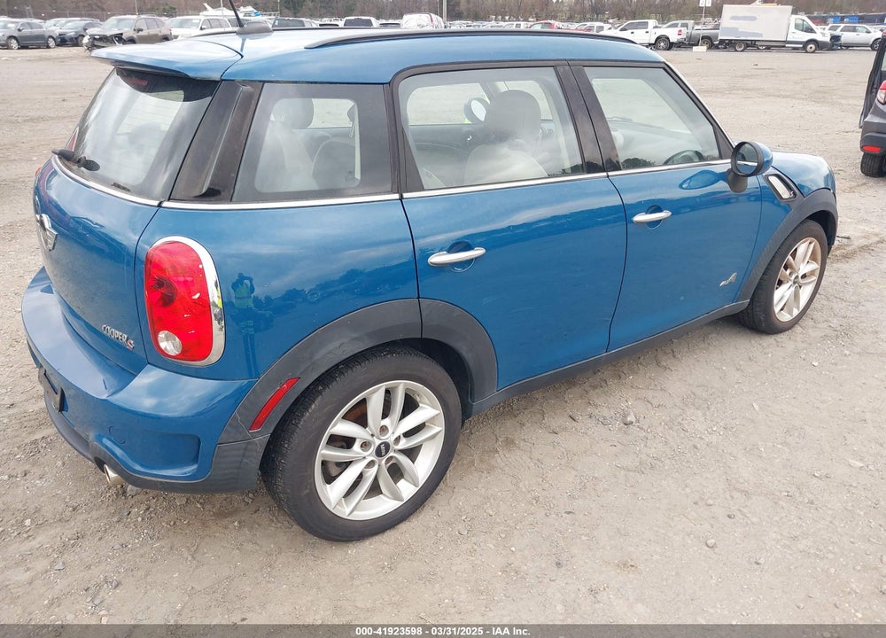 2012 MINI COOPER S VIN: WMWZC5C51CWM12123