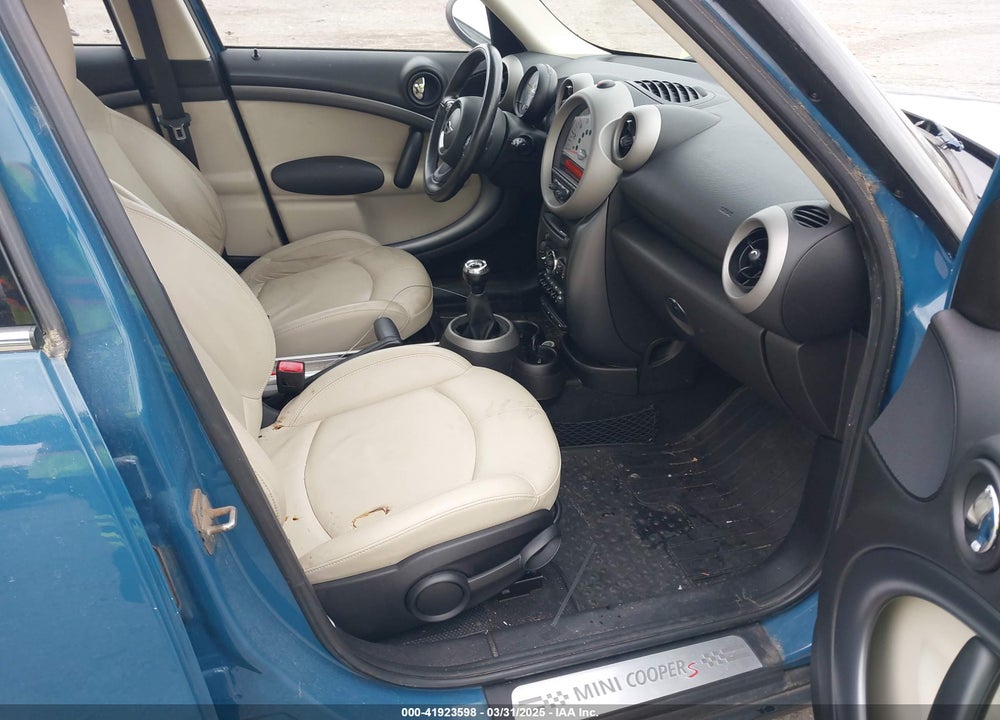2012 MINI COOPER S VIN: WMWZC5C51CWM12123